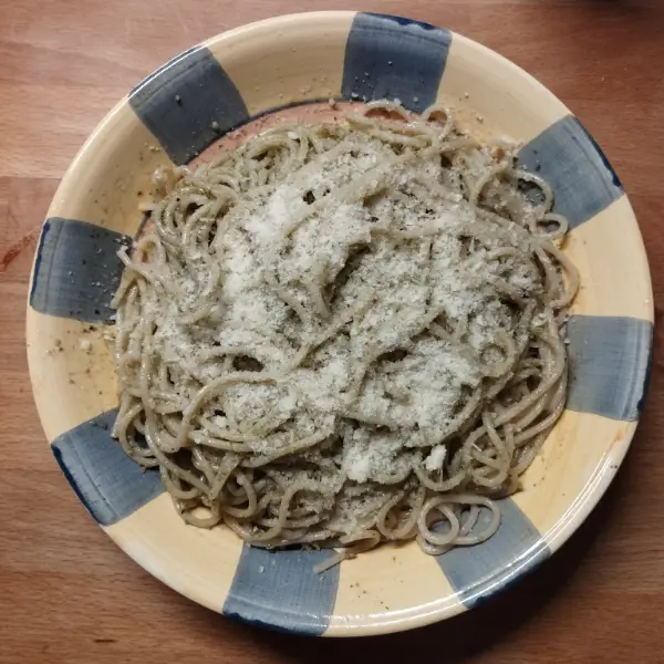 Spaghetti mit Basilikum Pesto